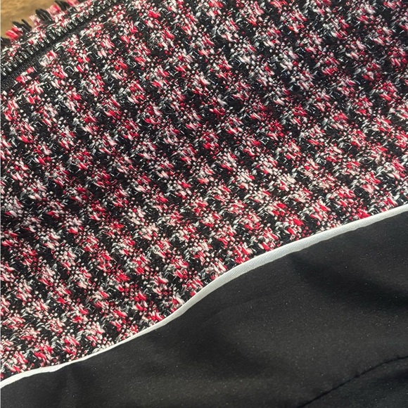 White House Black Market Black and Pink Tweed Blazer in 4P. Great condition! - Picture 13 of 16